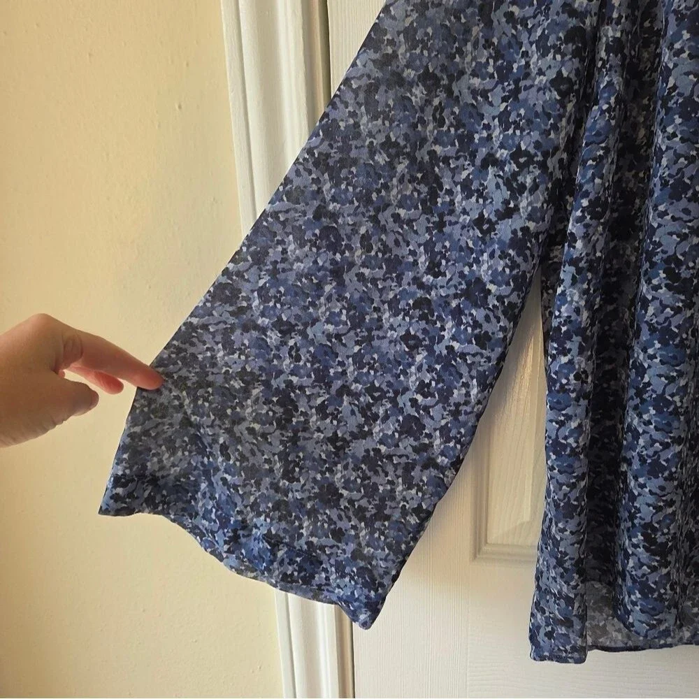Michael Kors Floral Blouse XL Blue Button Up Long Sleeves Gold Buttons